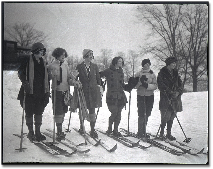skiers_in_high_park_1925