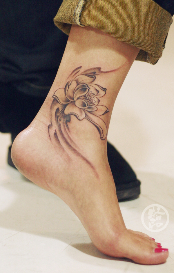foot-lotus-tattoo