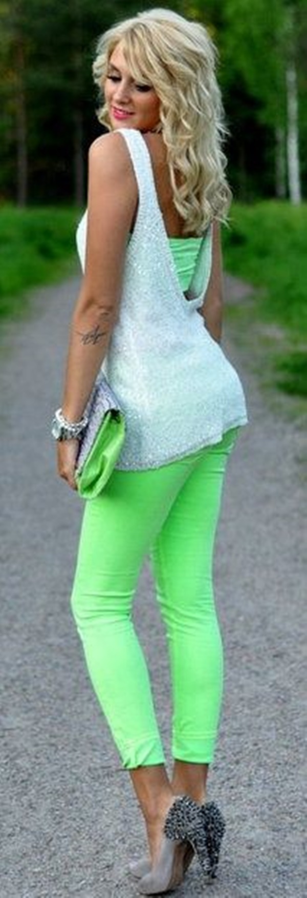 neon outfits (45)